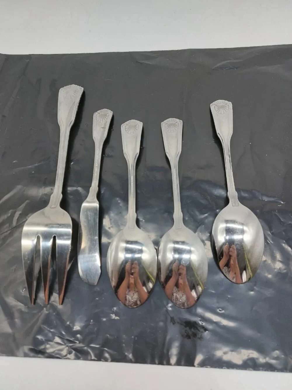 International serving forks